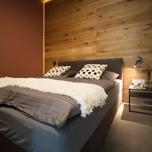 https://boutique-hotel-chalet-weinberg.com-bavaria.com