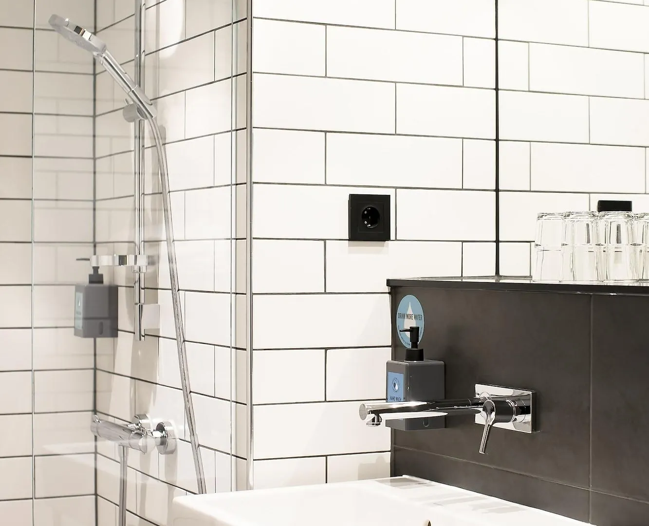 Comfort Hotel Kista Стокгольм 4*,
