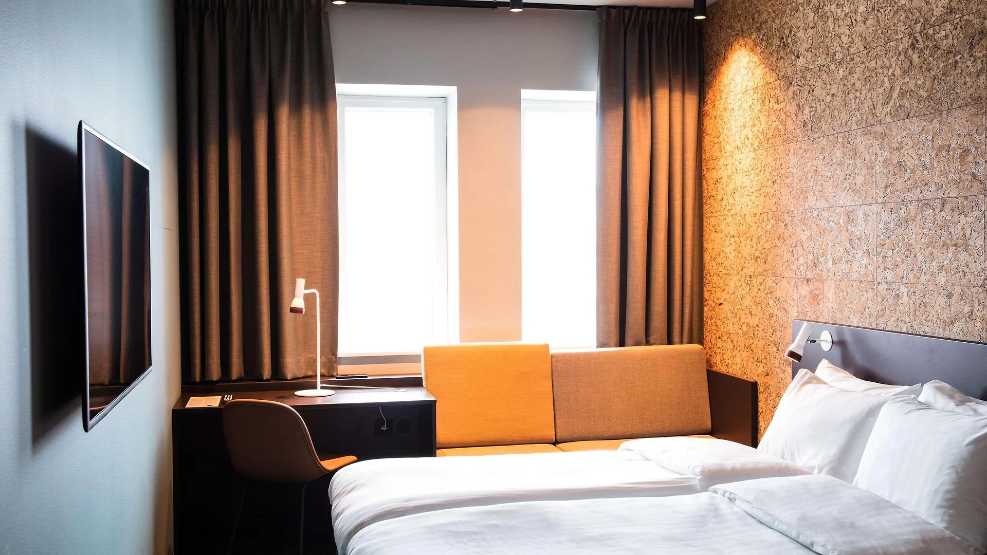 Comfort Hotel Kista Стокгольм 4*,